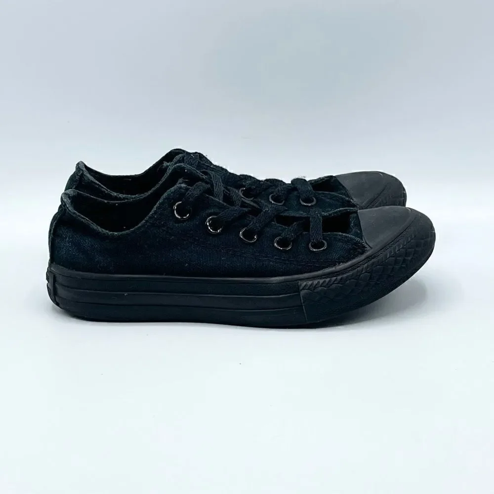Converse All Star Chuck Taylor low lace up black on black sneakers - Little Kids